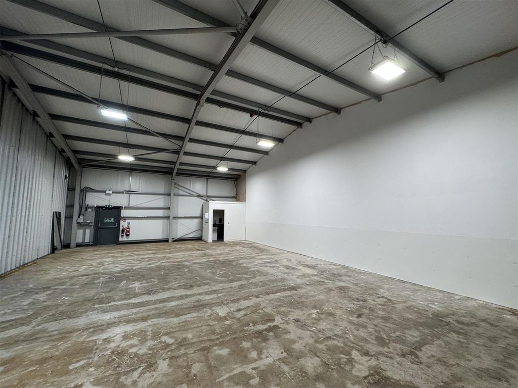 Property photo 2 of 6