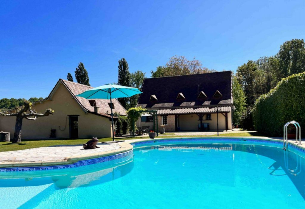 Property photo 2 of 25