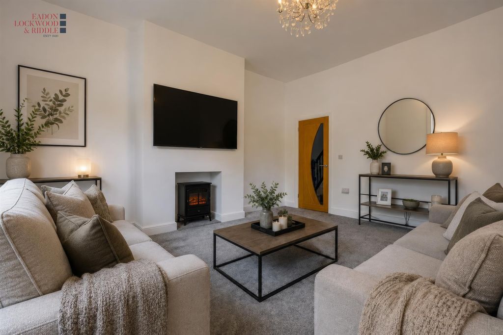 Property photo 2 of 33 Lounge Furnished