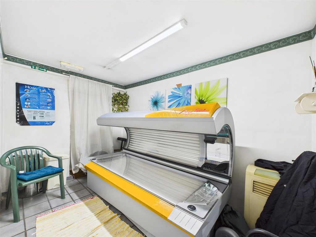 Property photo 3 of 8 Cam04237G0-Pr0225-Still001.Jpg