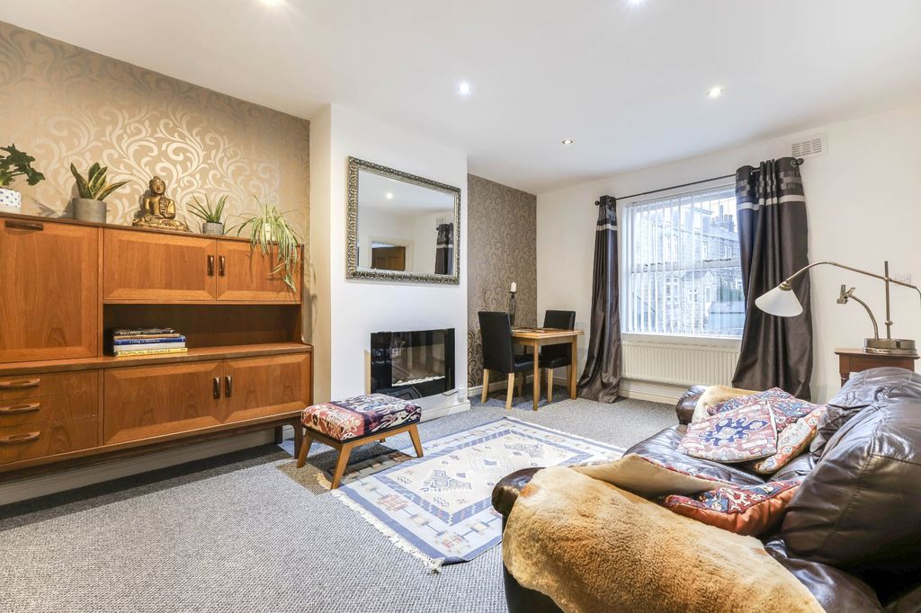 Property photo 2 of 10 Picture No. 14