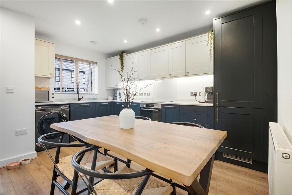 Property photo 2 of 16 Kitchen/Diner