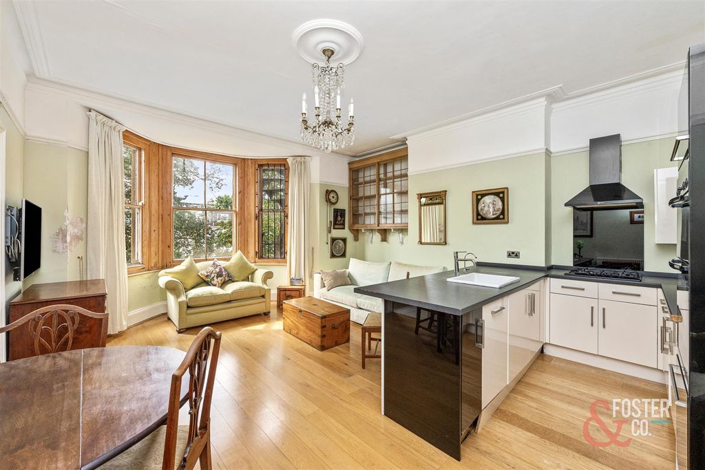 Property photo 2 of 14 Selborne Road, 39, Flat 3-007.Jpg