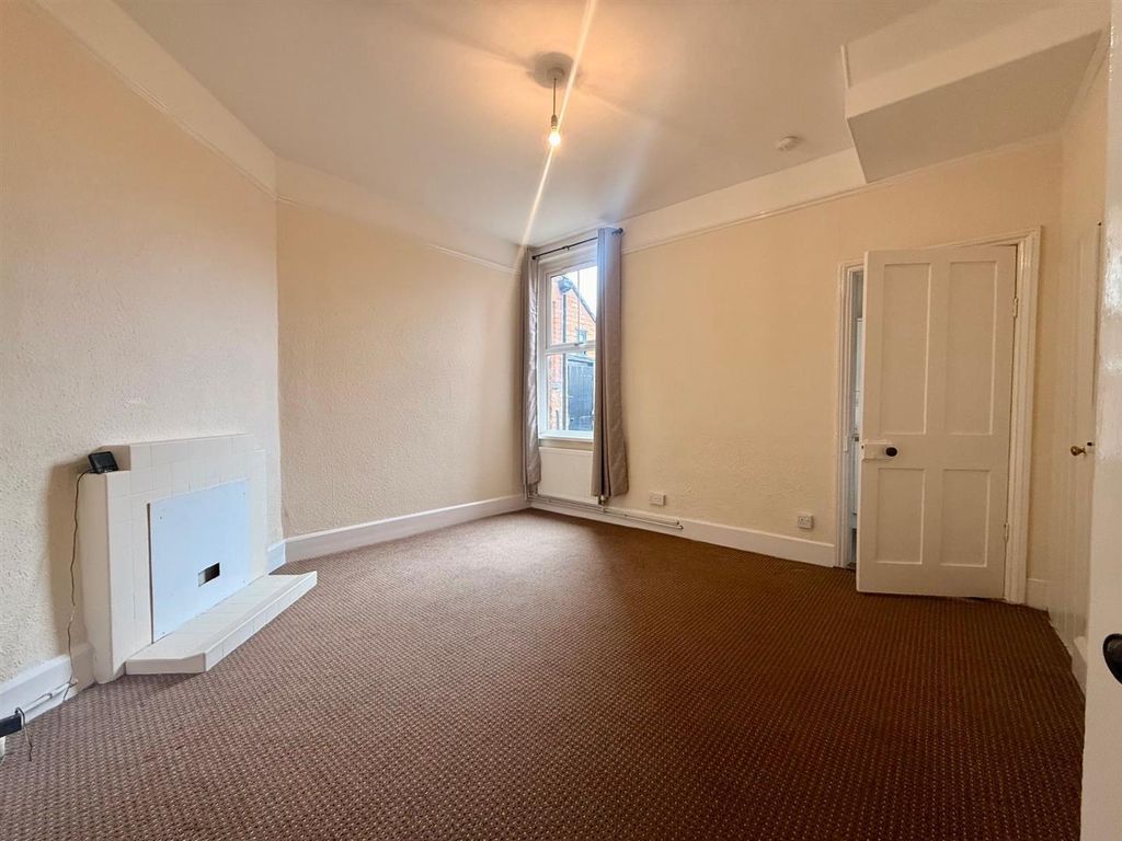 Property photo 2 of 8 4.Jpg