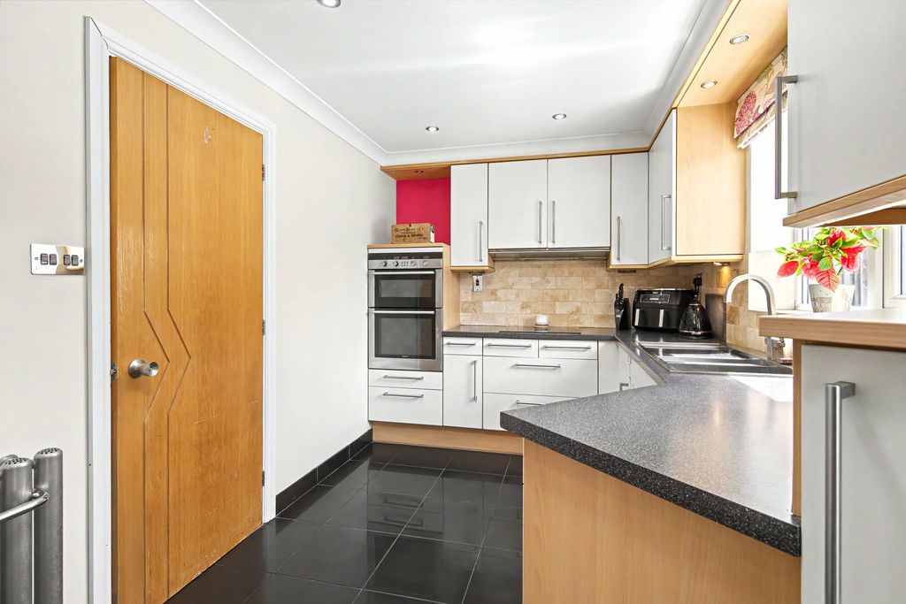 Property photo 3 of 38 Kitchen