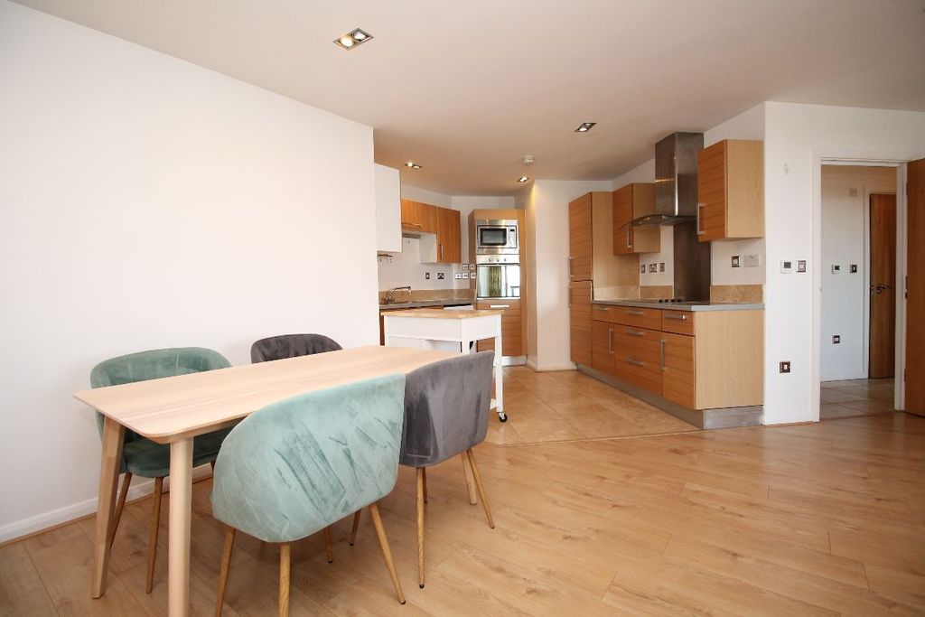 Property photo 2 of 35