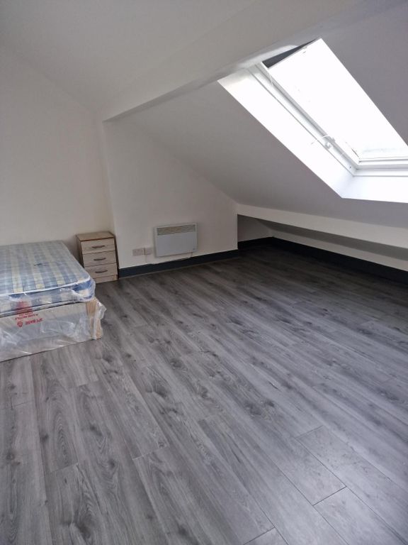 Property photo 1 of 6 14 Spring Gardens, Bd1 3Ej