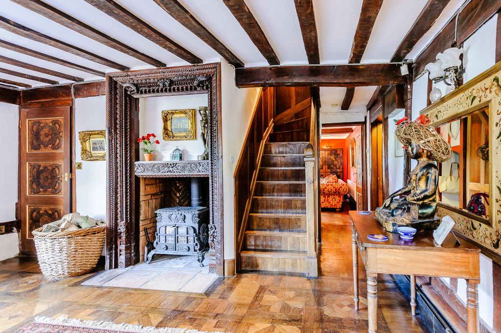 Property photo 2 of 17