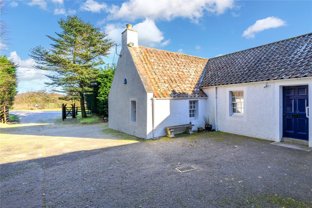 Property photo 3 of 24 Driveway