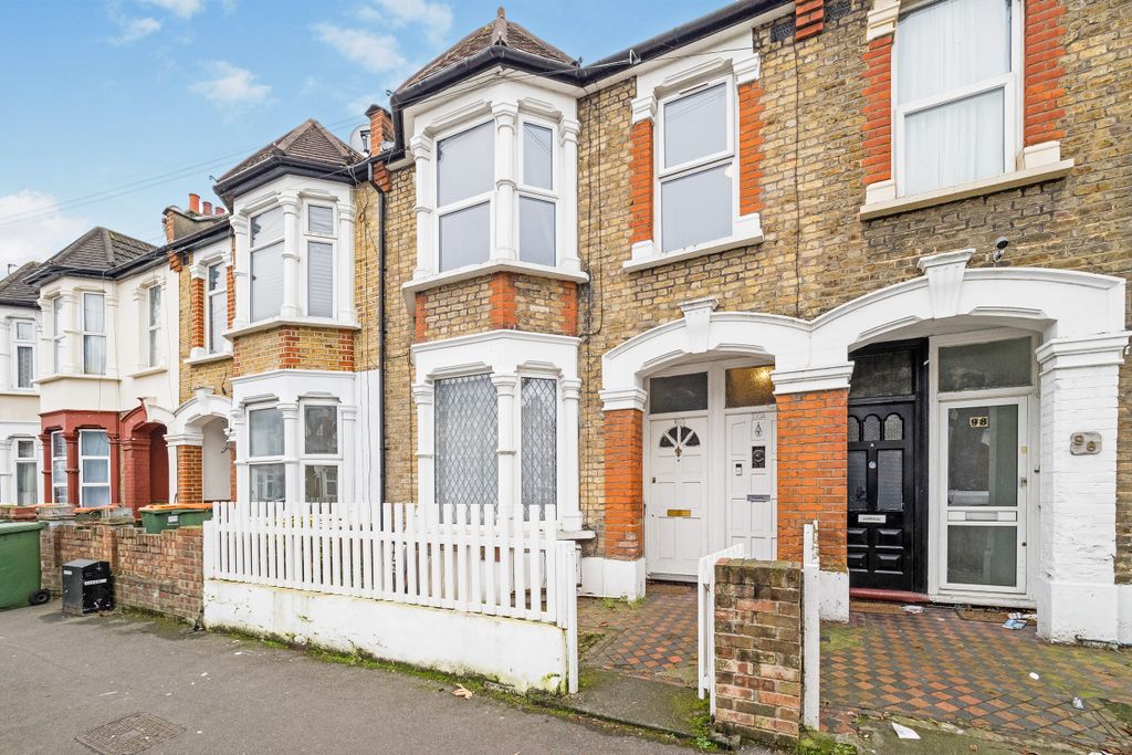 Property photo 1 of 17 Photography