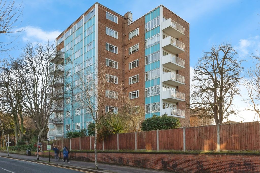 Property photo 1 of 17