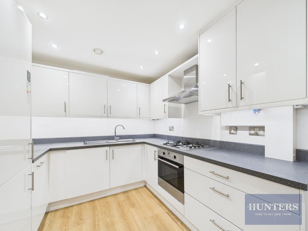 Property photo 2 of 7 Kitchen / Living Area