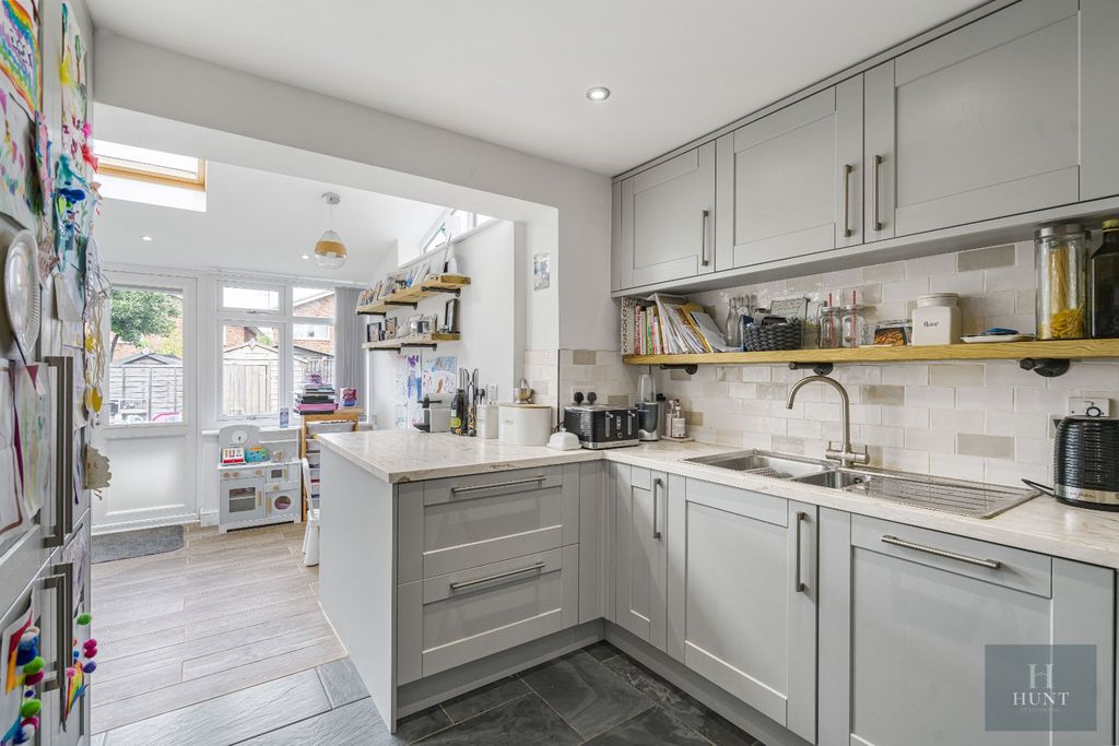 Property photo 3 of 16 Kitchen/Dining