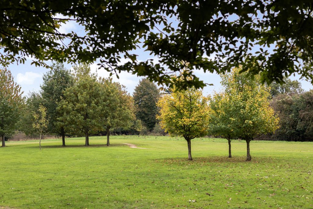 Property photo 2 of 30