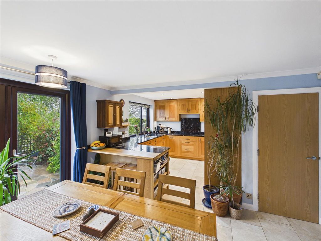 Property photo 3 of 22 Cam05476G0-Pr0170-Still018.Jpg