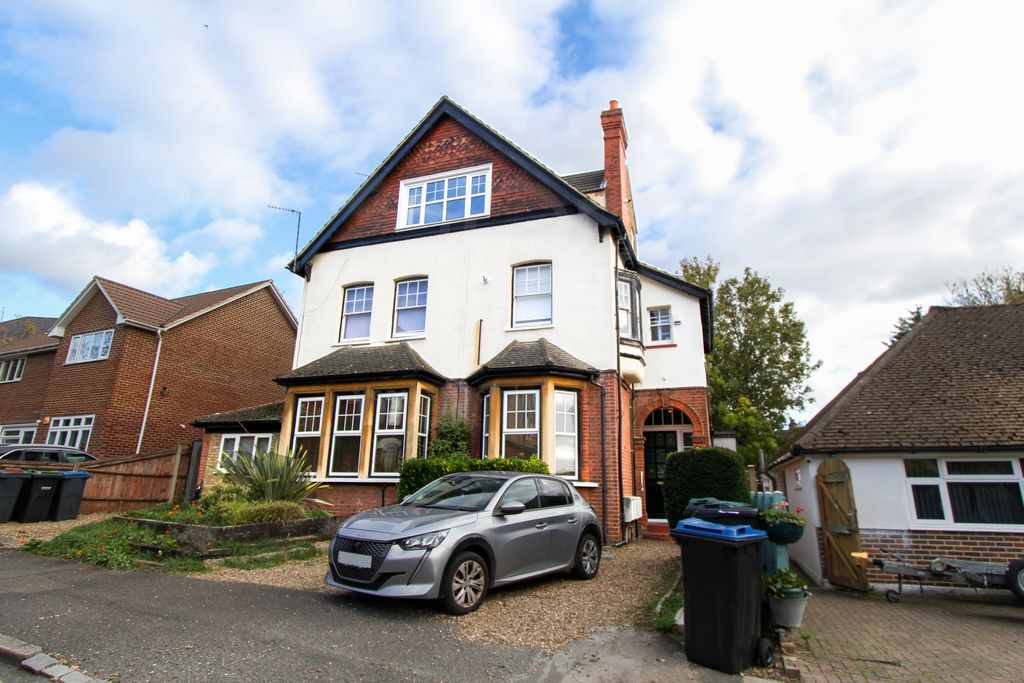 Property photo 1 of 9 Photo 5