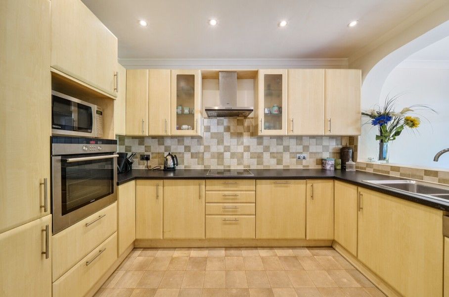 Property photo 2 of 19