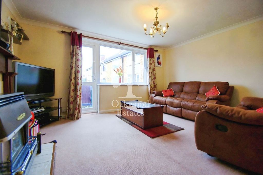 Property photo 2 of 6