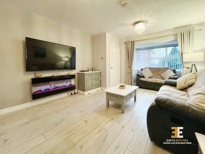 Property photo 2 of 36