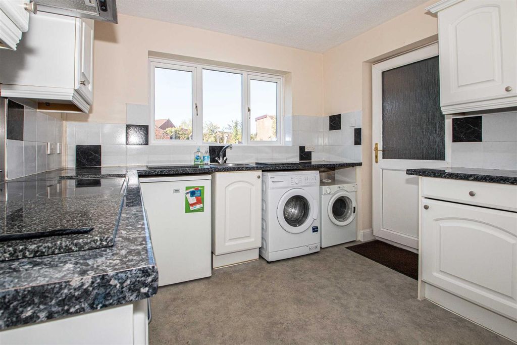 Property photo 2 of 24