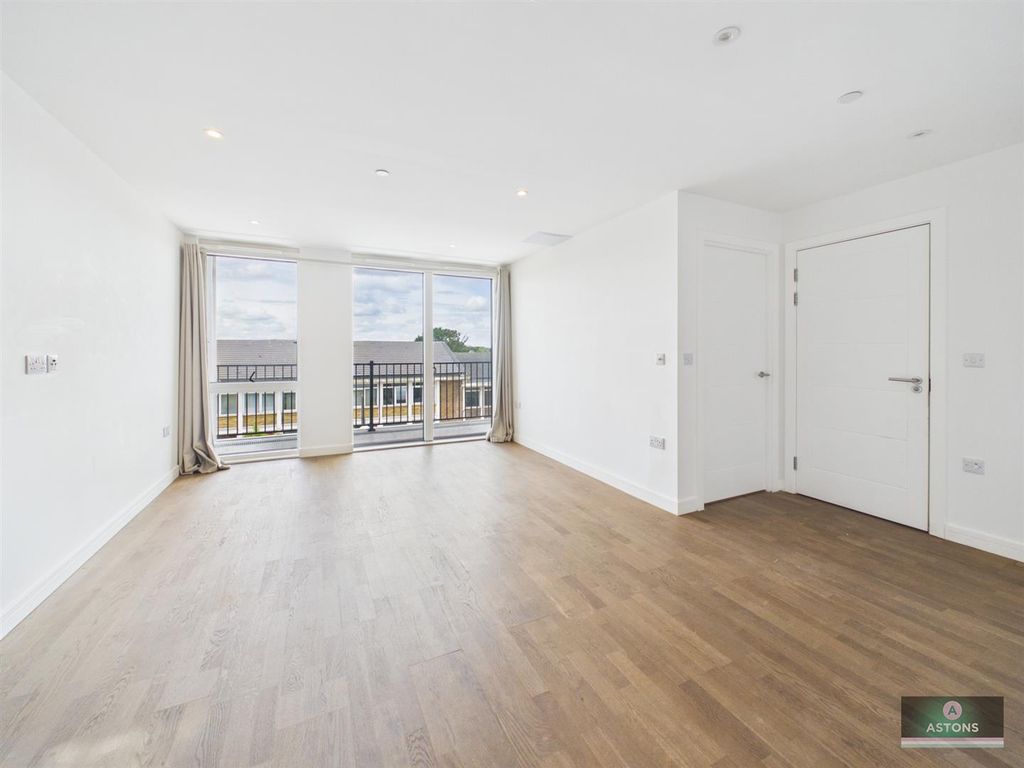 Property photo 3 of 10 Cam02067G0-Pr0295-Still001.Jpg