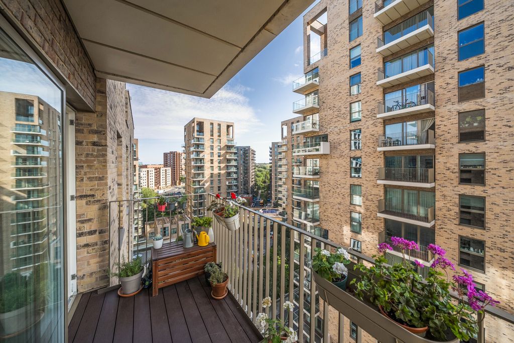Property photo 1 of 17 1487430-13-6A5De1...