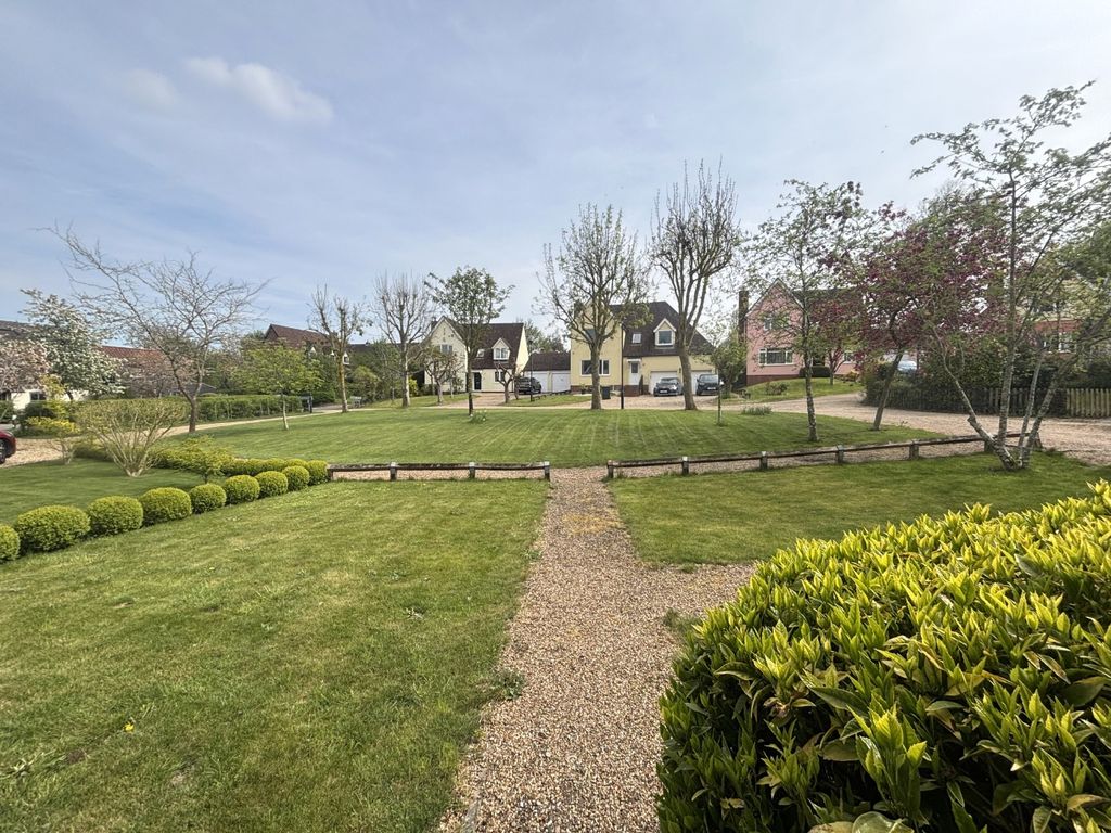 Property photo 2 of 16 4638431