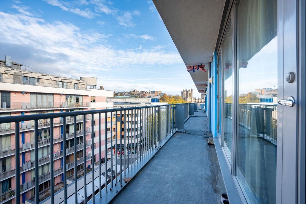 Property photo 2 of 13 Olh00777-Hdr.Jpg