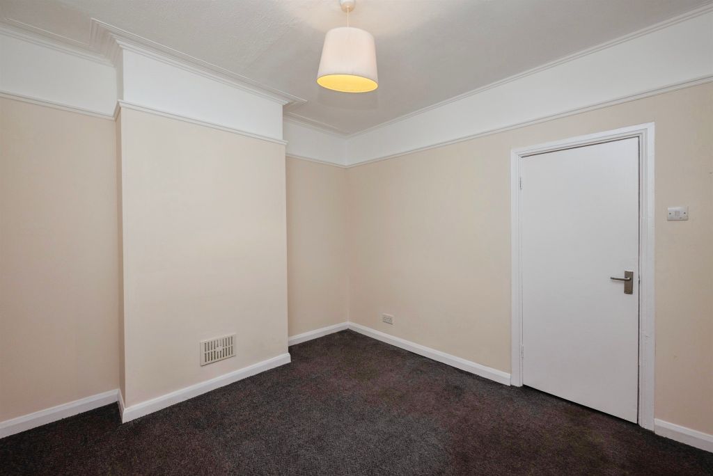 Property photo 3 of 11 Living Room