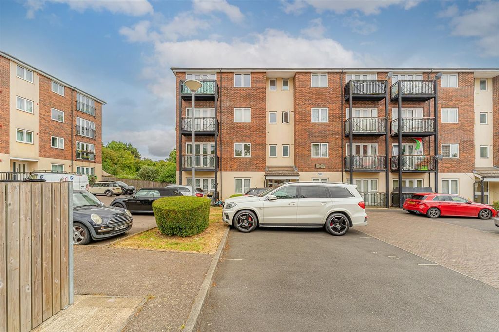 Property photo 2 of 14