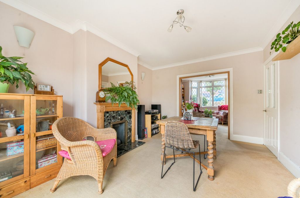 Property photo 2 of 17 1465638-26-6A0Dd3...