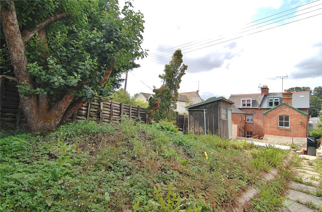 Property photo 2 of 24 Picture No. 11