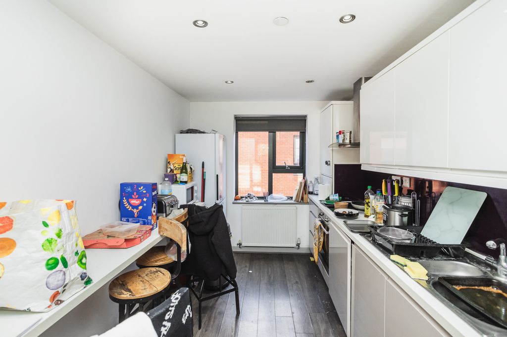 Property photo 3 of 25