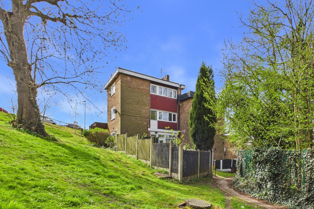 Property photo 1 of 16 Front External