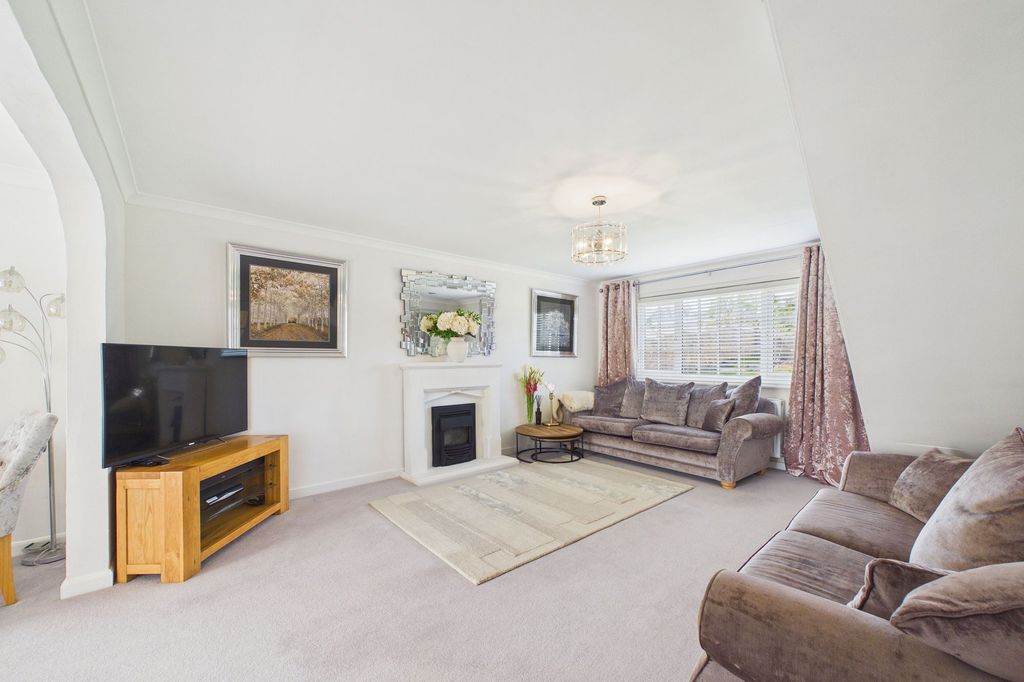 Property photo 2 of 26