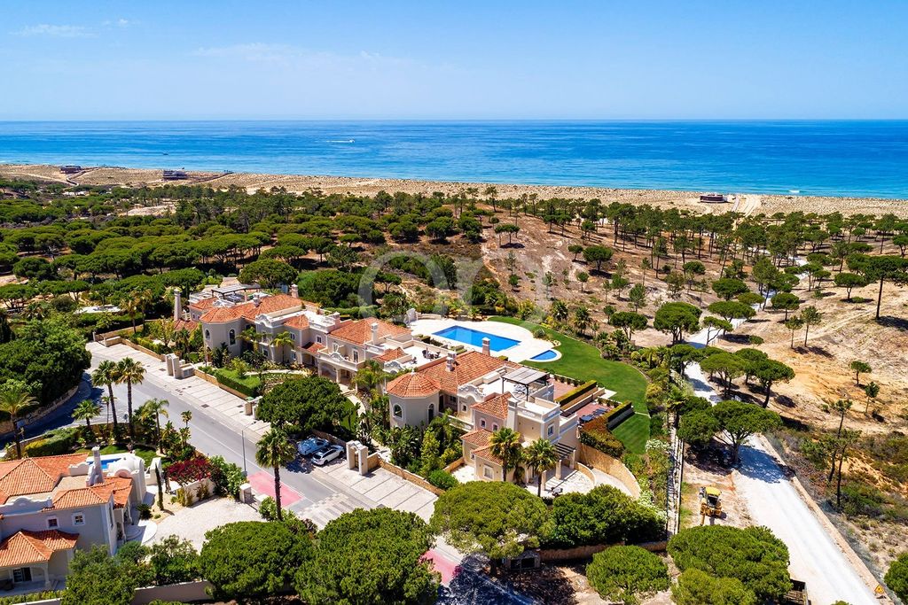 Property photo 1 of 24 Elegant Apartment Walking Distance To The Beach, Algarve