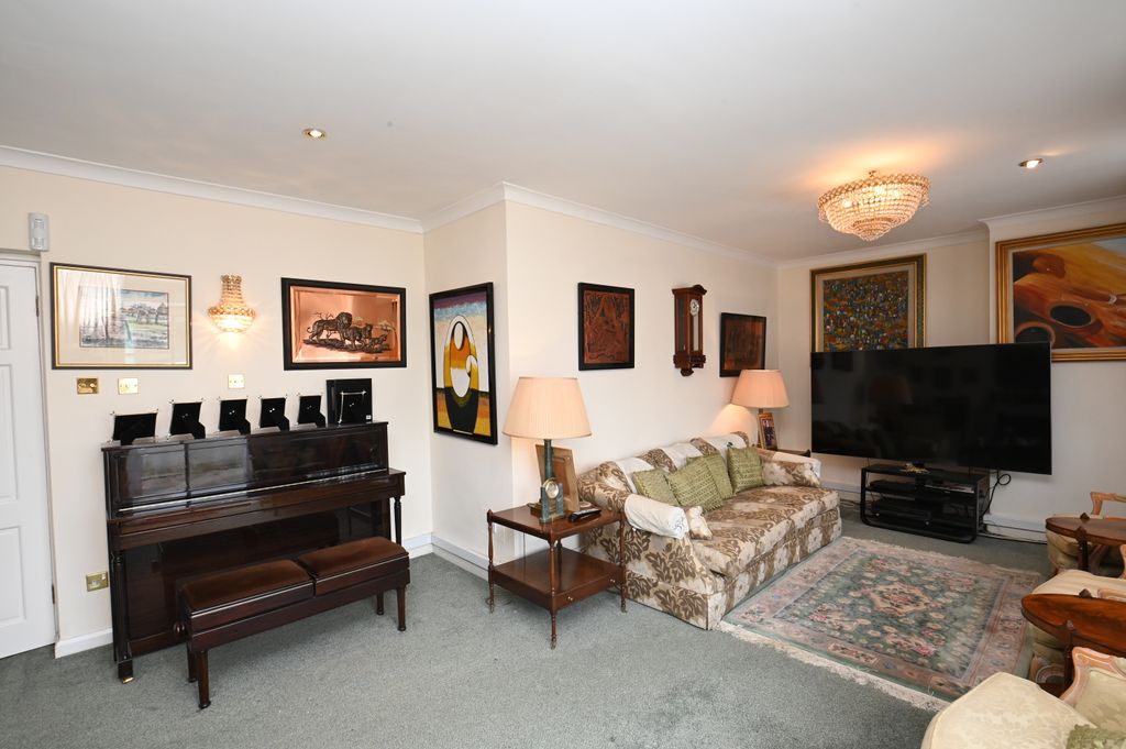 Property photo 2 of 12 Reception 1