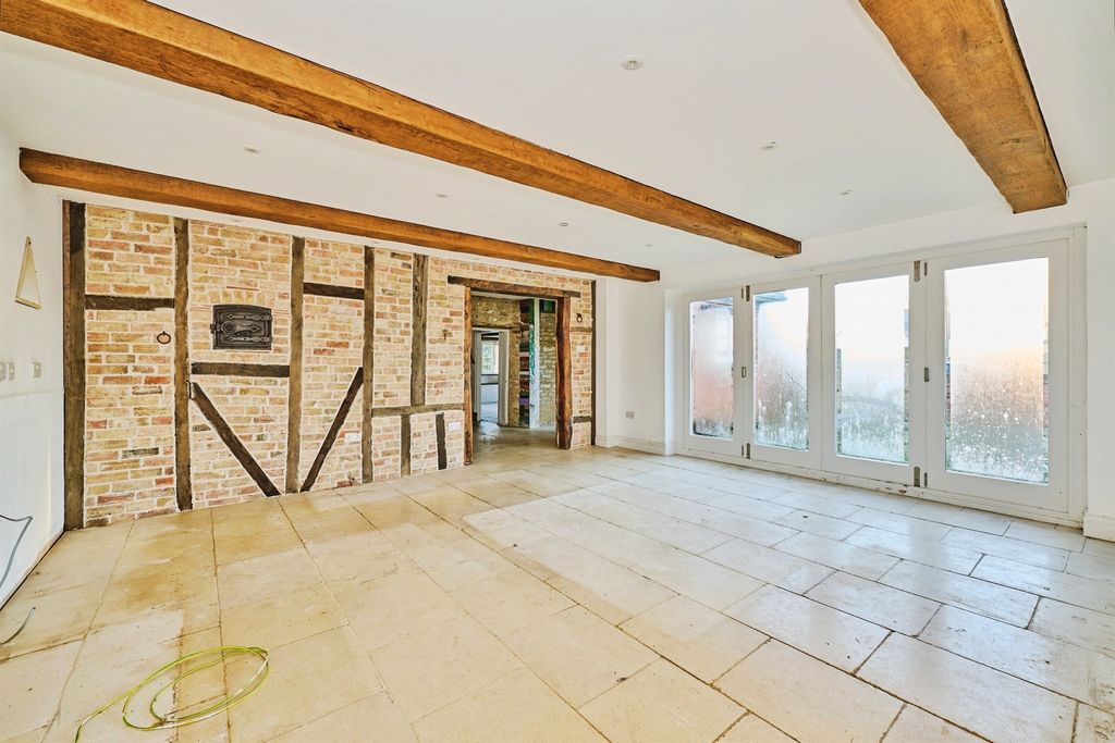 Property photo 3 of 18