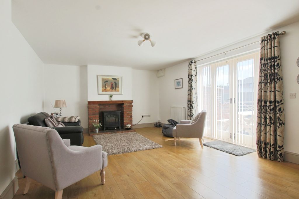 Property photo 3 of 22 3247476
