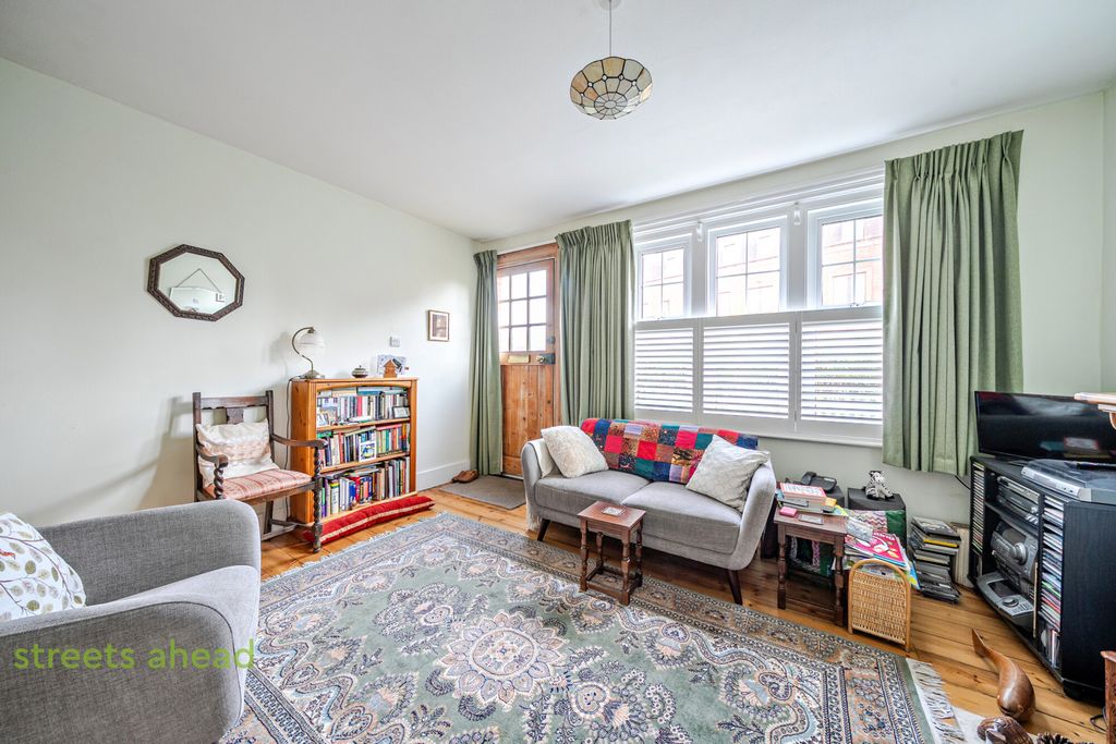 Property photo 3 of 12 F4A965De-c6ba-459...