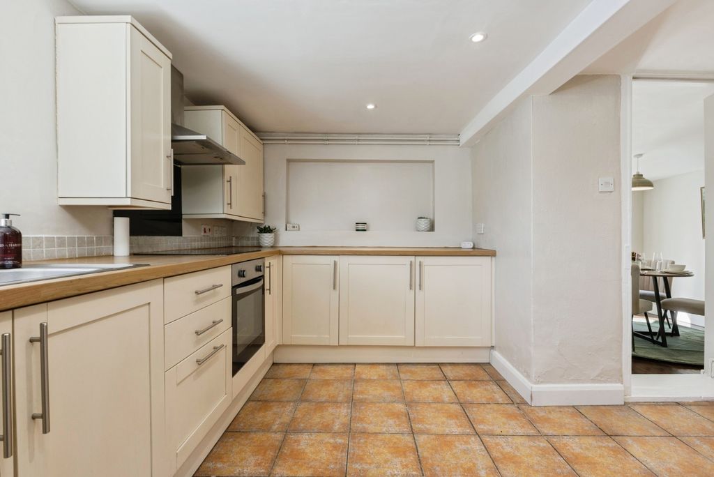 Property photo 3 of 28 Pbox-Img.Jpg