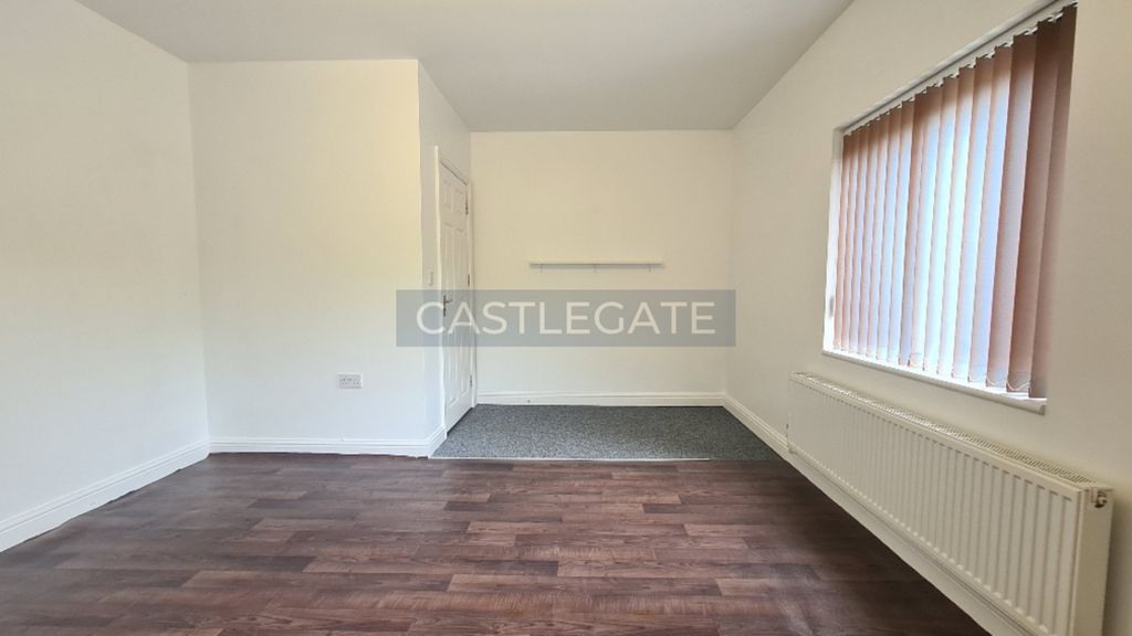 Property photo 2 of 12 Bilal Buildings, Room 4, 8d Spaines Road, Fartown, Huddersfield, West Yorkshire, HD2 2Qa