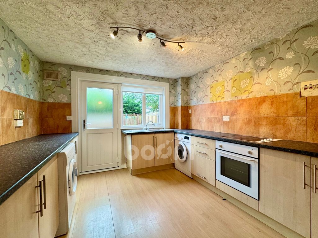 Property photo 3 of 22 Ladeside Court, Kilbirnie Kitchen