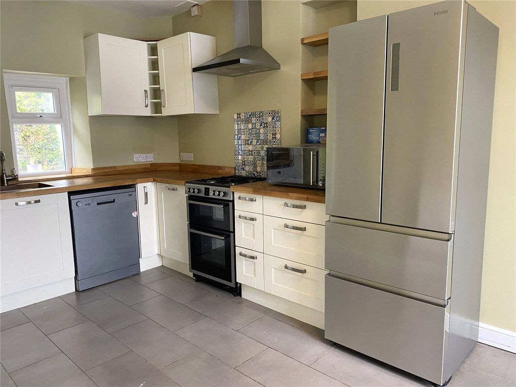 Property photo 2 of 11 Picture No. 37
