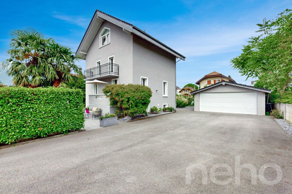 Property photo 3 of 12