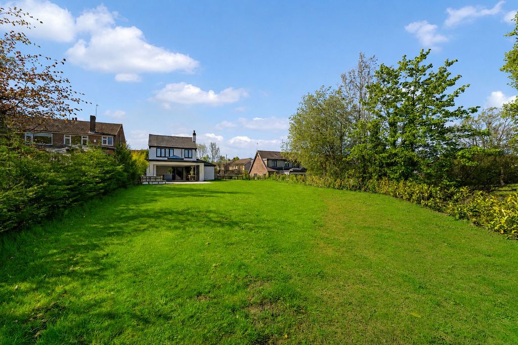 Property photo 2 of 36
