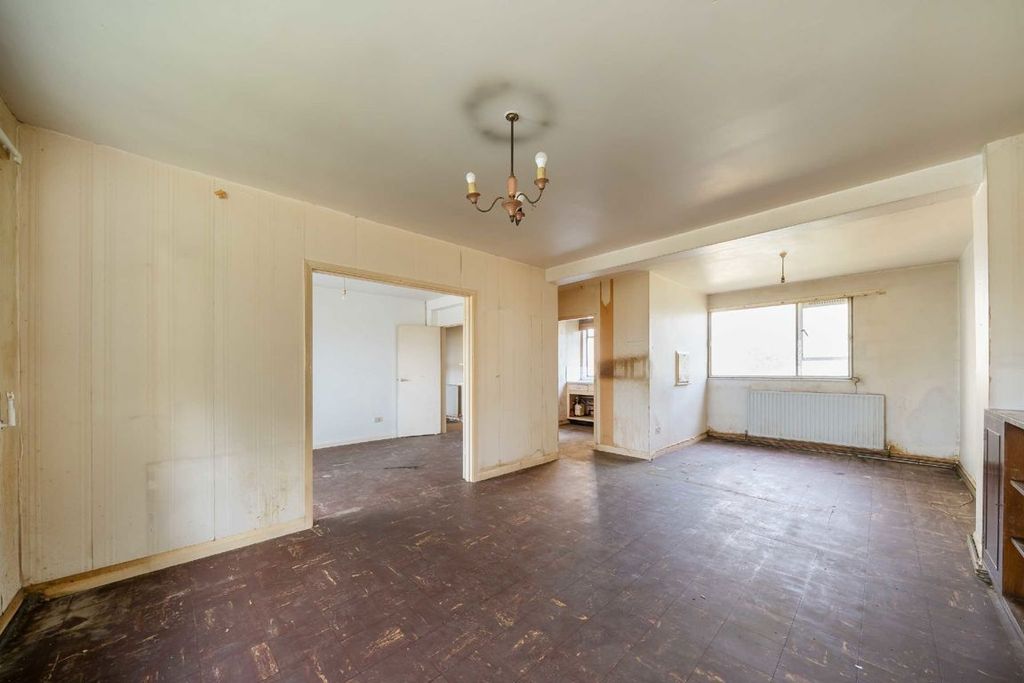 Property photo 3 of 6