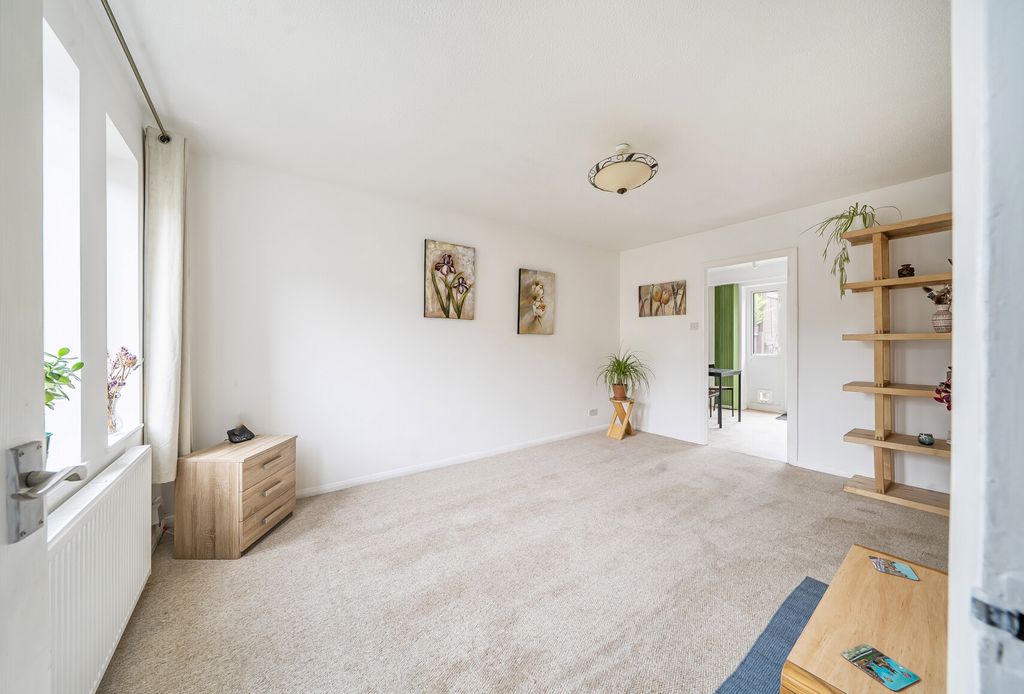 Property photo 2 of 20 1408460-19-6984A5...