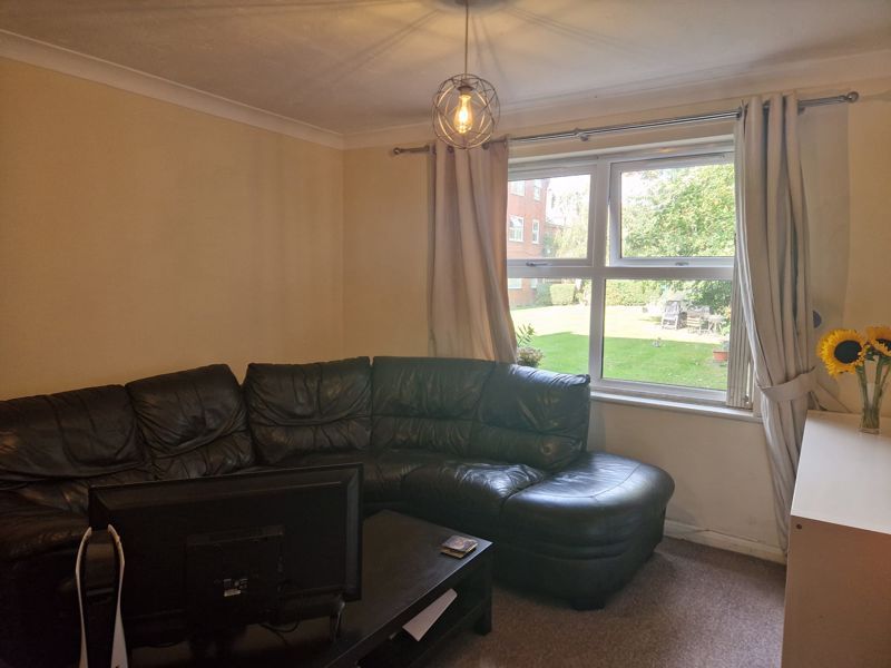 Property photo 3 of 13 Photo 28