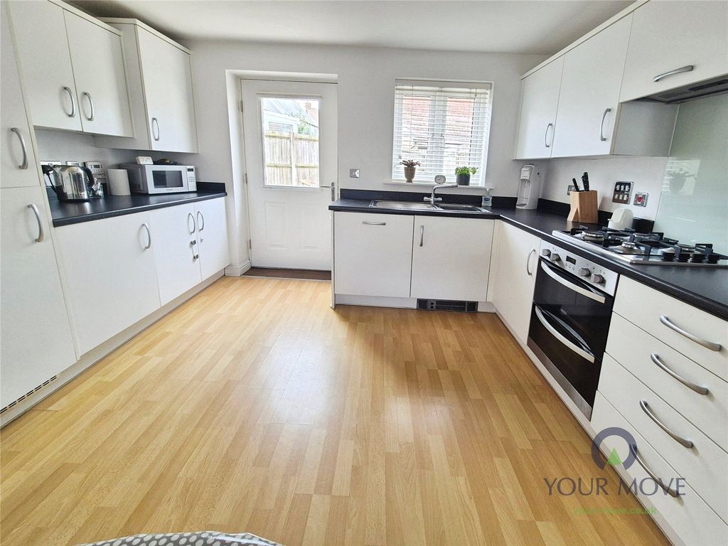 Property photo 3 of 24 Kitchen